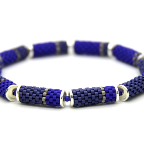 Armband (elastisch) aus Delica-Glasperlen in Blau, Grau u. Silber
