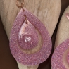 Handgefertigte Epoxidharz-Ohrringe „Pink Sparkle Heart“