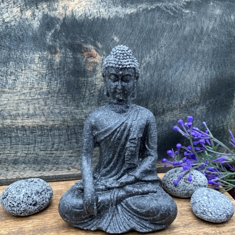 Handgefertigte Buddha Figur aus Naturstein/Sand/Harz