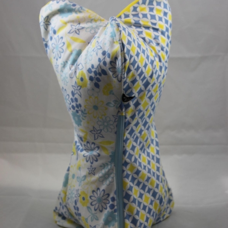 Knochenkissen mit Bezug