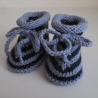 blau gestreifte Babyschuhe 3-6 Monate handgestrickt aus Wolle