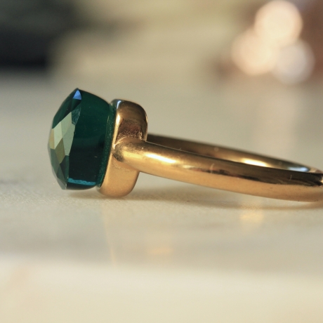 Ring Smaragd hydro: vergoldeter Stapelring mit Geburtsstein