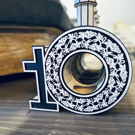 Jubiläums-Weinbox – Handgemachte Eleganz für jeden Meilenstein