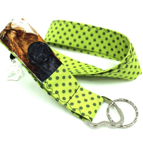 Schlüsselband umhängen Hund schwarz Frühlingsgrün Anhänger Pfote