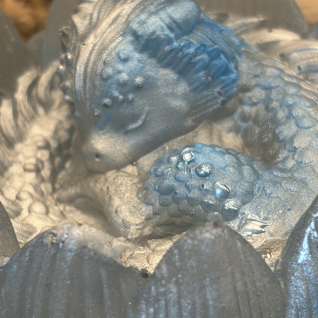 Mystische Fantasy-Dekoration in schimmernden Pastellfarben