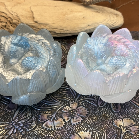Mystische Fantasy-Dekoration in schimmernden Pastellfarben