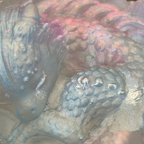 Mystische Fantasy-Dekoration in schimmernden Pastellfarben