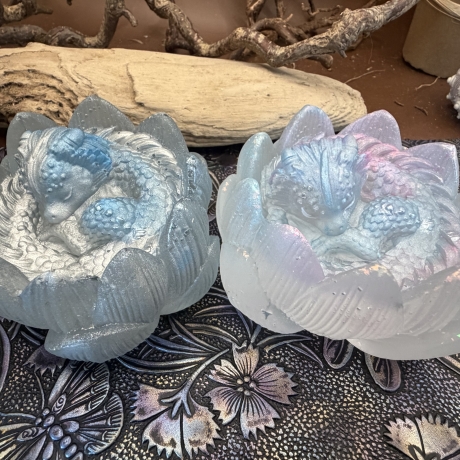 Mystische Fantasy-Dekoration in schimmernden Pastellfarben