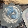Mystische Fantasy-Dekoration in schimmernden Pastellfarben