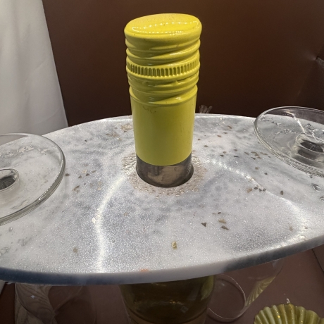 Handgefertigter Flaschenhalter aus Epoxidharz für 2 Gläser 
