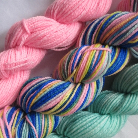 Handgefärbte Sockenwolle m. Merino - 1 x 47 und 2 x 25 Gramm