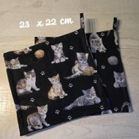 Topflappen Set XL - doppellagig Einzigartig - Katzen auf schwarz