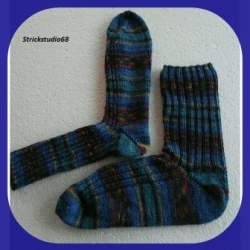 Socken Gr.38/39 handgestrickt blau Farbverlauf Socken Gr.38/39 handgestrickt blau Farbverlauf