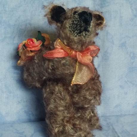 Künstlerbär Charmy, der Rosenkavalier