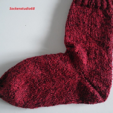 Socken Gr.36/37  rot/schwarz meliert  handgestrickt