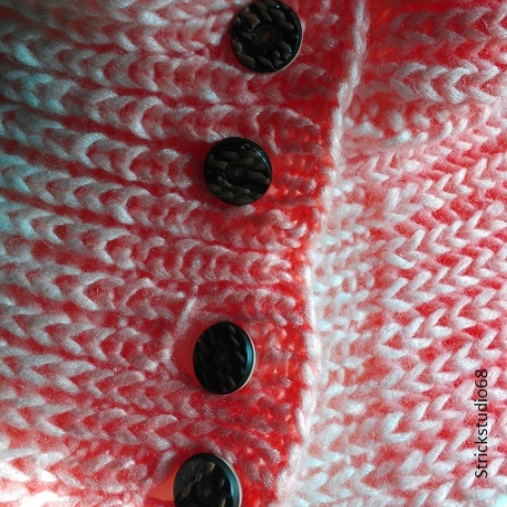 Strickschal mit Knöpfen - handgestrickt - Patentmuster- lachsfarb