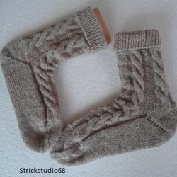 Socken mit Zopfmuster Gr.36/37 beige Socken mit Zopfmuster Gr.36/37 beige