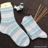 Socken Gr. 40/41 hangestrickt Farbverlauf blau Muster