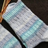 Socken Gr. 40/41 hangestrickt Farbverlauf blau Muster
