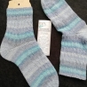 Socken Gr. 40/41 hangestrickt Farbverlauf blau Muster