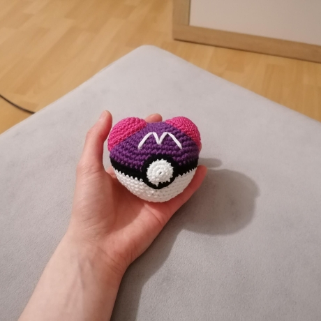 Gehäkelter Pokeball als Geschenk, individuell auf Wunsch