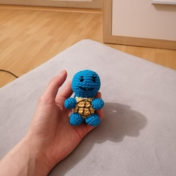 Pokemon Plüschtier gehäkelt Schiggy als Geschenk/Fanartikel