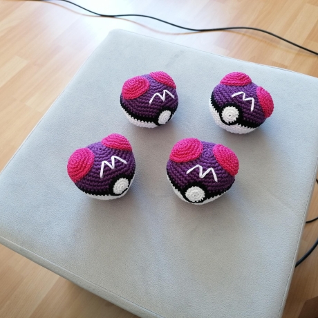 Gehäkelter Pokeball als Geschenk, individuell auf Wunsch