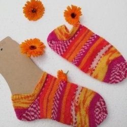 Sneaker  Gr. 38/39 handgestrickt  gelb, pink, orange,weiß Sneaker  Gr. 38/39 handgestrickt  gelb, pink, orange,weiß