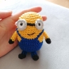 Minion gehäkelt als Plüschtier und Spielzeug als Geschenk