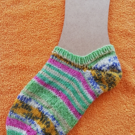 Sneaker - Gr.34/35 - helle farben - handgestrickt