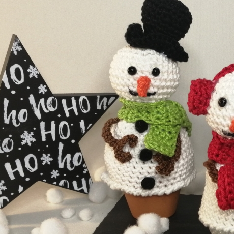 Eierwärmer gehäkelt, Schneemann mit Zylinder