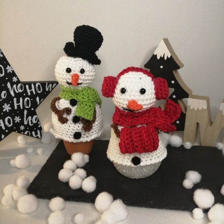 Eierwärmer gehäkelt, Schneemann mit Zylinder