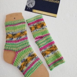 Yoga Socken - Gr.34/35 - handgestrickt - grün,gelb,weiß,pink
