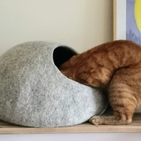 Katzenhöhle aus Schafwolle hellgrau Catcave