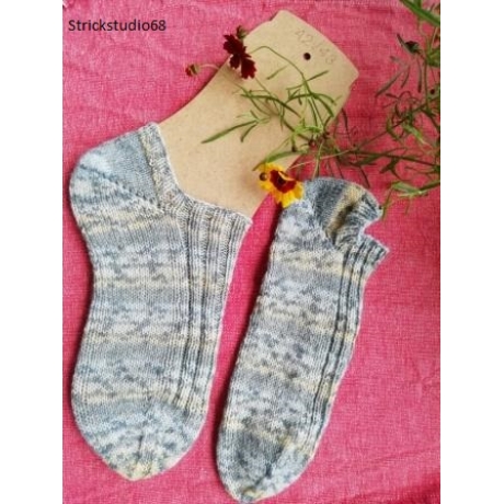  Sneaker - Gr. 42/43 - handgestrickt - helle Farben