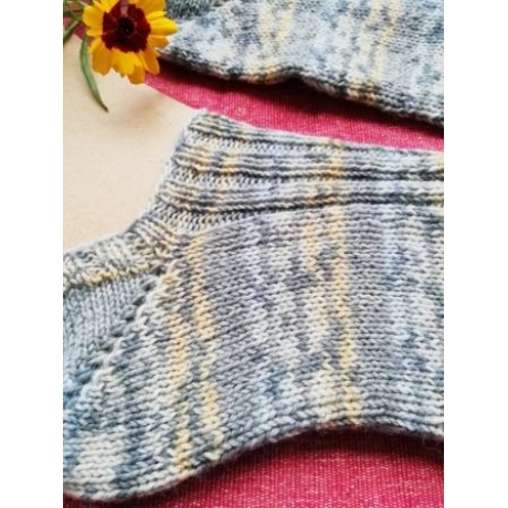  Sneaker - Gr. 42/43 - handgestrickt - helle Farben