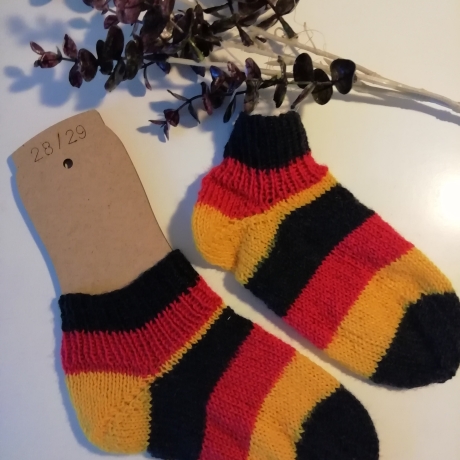 Kindersocken - Gr. 28/29 - handgestrickt - Deutschland Farben