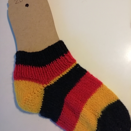 Kindersocken - Gr. 28/29 - handgestrickt - Deutschland Farben