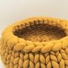 Katzenbett Korb aus Schafwolle Curry Einzelstück