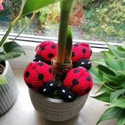 Marienkäfer gehäkelt als Geschenk für Geburtstag als Kuscheltier 