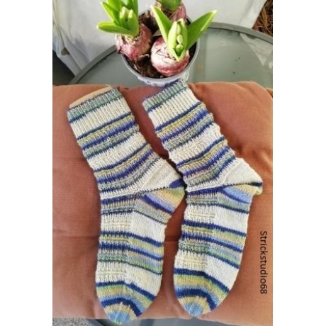 Socken/Gr. 38/39 -handgestrickt- Muster - Streifen - helle Farben