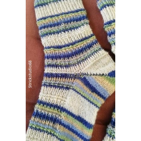 Socken/Gr. 38/39 -handgestrickt- Muster - Streifen - helle Farben