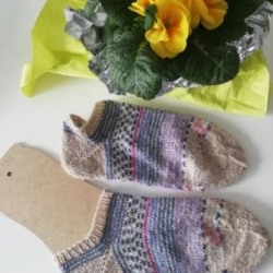 Sneaker - Gr. 38/39 - handgestrickt - beige - blau - lila  Muster