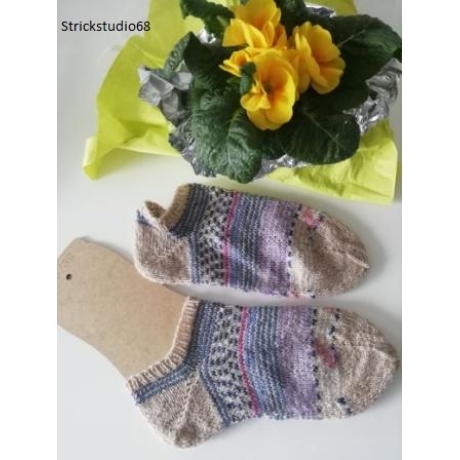 Sneaker - Gr. 38/39 - handgestrickt - beige - blau - lila  Muster