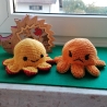 Wendekrake gehäkelt als Kuscheltier und Geschenk für Geburtstage