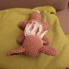 Schlafendes Pokemon Evoli gehäkelt als Kuscheltier und Spielzeug 