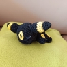Schlafendes Pokemon Nachtara gehäkelt als Kuscheltier und Spiel 