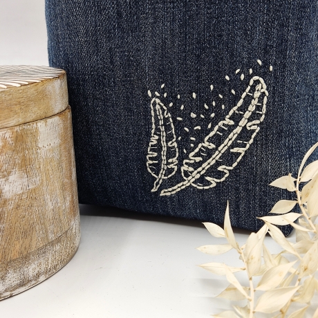 handbestickte Jeanstasche
