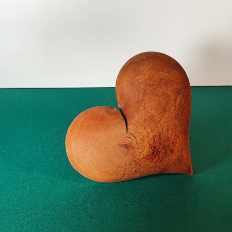 Herz aus Kirschholz