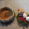 Süße Osterdeko auf Baumscheiben